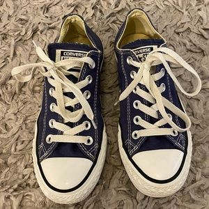 Navy blue converse